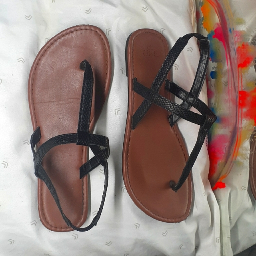 Time & Tru Women's 7 Snakeskin Print Thong Sandals